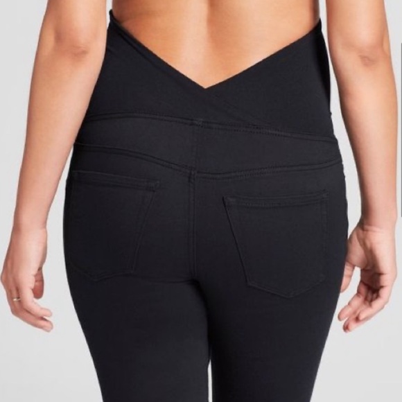 Ingrid & Isabel Skinny Jeans Black 6 Maternity - Picture 2 of 6